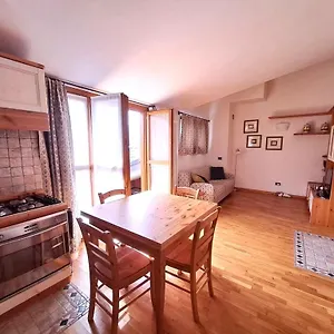 Luminoso Bilocale Con Terrazzo Vista Panoramica , Chiesa in Valmalenco Italia